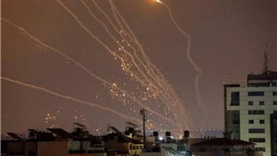الفصائل الفلسطينية تقصف تل أبيب  بوابل من الصواريخ