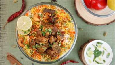 بالطريقة الإماراتية| اصنعي كبسة باللحم والمكسرات 