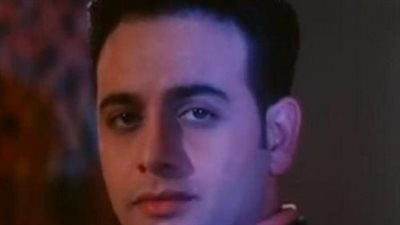 كاسيت 90| مصطفى قمر ومراحل غنائية مهمة في التسعينيات 