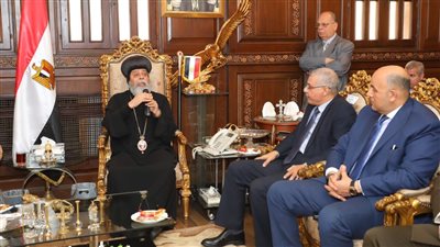رئيس جامعة الزقازيق يهنئ الإخوة المسيحيين بعيد الميلاد المجيد