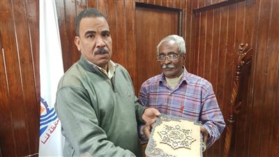 تعليم قوص يُكرم رئيس قسم التعيينات لبلوغة سن المعاش