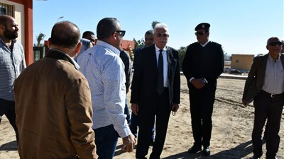 محافظ جنوب سيناء يتفقد مشروع توسعات محطة معالجة الصرف الصحي 