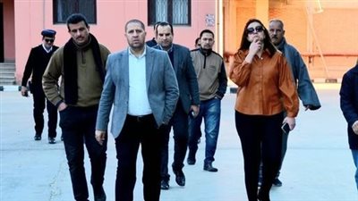 نائب محافظ البحيرة تتفقد صوامع الغلال بزاوية غزال  