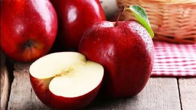 فوائد التفاح الأحمر.. يحميك من أمراض الكبد ويعزز مناعتك