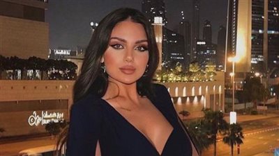 زينب فياض جرئية بفستان شفاف والدانتيل يثير غضب رواد السوشيال ميديا 