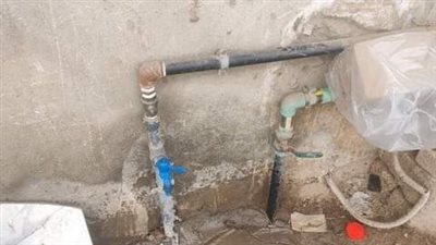 رفع وصلات المياه المخالفة وتغيير العدادات المعطلة بقرى أبو كبير