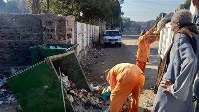 حملة مكبرة لرفع المخلفات والاشغالات بمنطقة الخضيرات بنجع حمادى