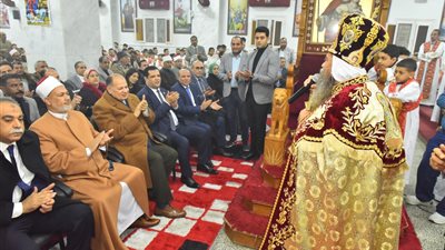 محافظ أسيوط يشهد قداس عيد الميلاد المجيد بمطرانية منفلوط للأقباط الارثوذوكس