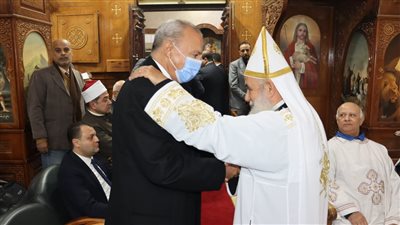 محافظ القليوبية يشهد قداس عيد الميلاد المجيد بكنيسة السيدة العذراء ببنها 
