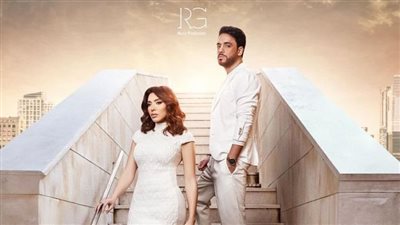 رامي جمال يغني مع زوجته 