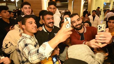 أحمد العوضي في جولة سينمائية مع جمهور فيلم 