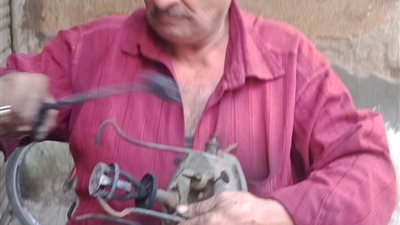 شاهد|قصة آخر سمكرى بواجير جاز ببنها 