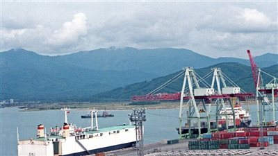 شركة شحن صينية تعلق رحلاتها البحرية إلى إسرائيل