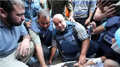 ماذا قال الشهيد حمزة لِأَبِيهِ وائل الدحدوح 