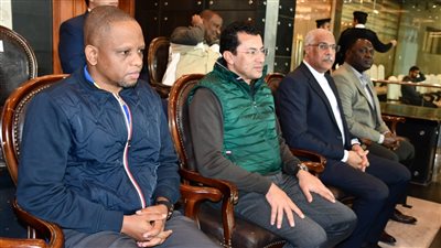 وزير الشباب والرياضة يشهد مباراة المنتخب الوطني ونظيره التنزاني