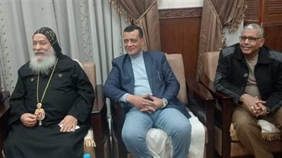 وكيل التعليم يقدم التهنئة للأقباط الأرثوذكس بمطرانية قنا