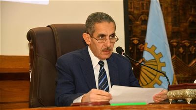 رحمي يتابع إستمرار الأعمال فى محور طريق المعامل بمركز طنطا