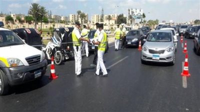 ضبط 1577 مخالفة للتحدث عبر الموبايل أثناء القيادة