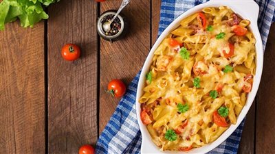 على خطى المطاعم.. حضري صينية باستا الدجاج بالخضار اللذيذة