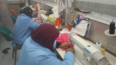 وزارة العمل تختتم برنامجًا تدريبيًا للفتيات على التفصيل والخياطة بأسوان