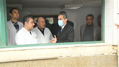محافظ الغربية يفاجئ مستشفى المحلة العام بجولة تفقدية