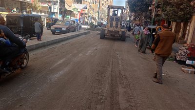 أسيوط تنفذ حملات نظافة وتسوية طرق بمنفلوط