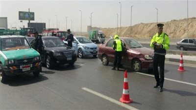 سحب 1561 رخصة مركبات لعدم تركيب الملصق الإلكتروني