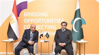 وزير قطاع الأعمال يبحث مع وزير التجارة الباكستاني سبل التعاون و فرص  الاستثمار