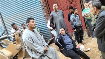 فيديو.. محلية سمالوط تتصدى لبرج المنيا المائل وبلطجية يعتدون على الحملة