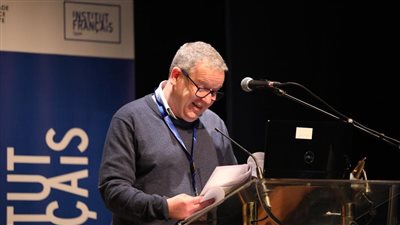 مدرس بمعهد اللغات بباريس: اللغة تجعل الإنسان قادر على الاندماج وتقبل الآخر 