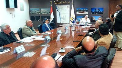 نائب محافظ القاهرة تبحث تسريبات المياه أسفل هضبة المقطم 