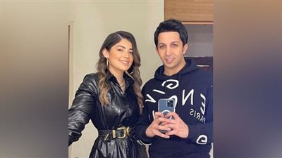 10 صور تكشف تطور علاقة ليلى أحمد زاهر وهشام جمال (من أخويا لـ خطيبي)