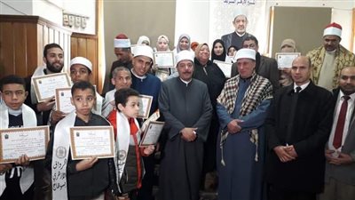 رئيس أزهر سوهاج يكرم الدارسين الخاتمين بأروقة القرآن والتجويد والقراءات