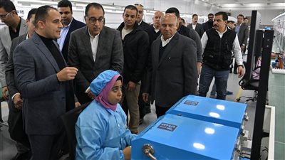 مدبولي يزور مصنع 