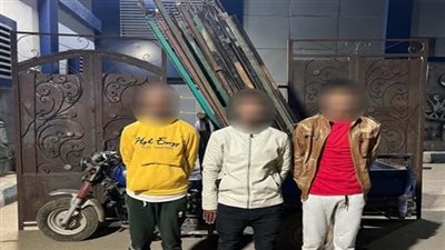 لم يحترموا الأموات.. ضبط 3 لصوص لسرقتهم أبواب المقابر 