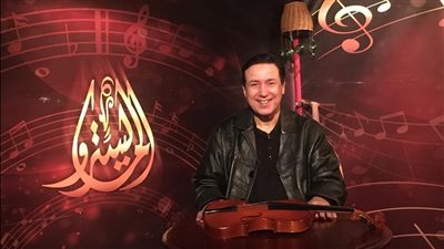 المطرب أحمد إبراهيم يواصل الحفاظ على الهوية المصرية بـ 