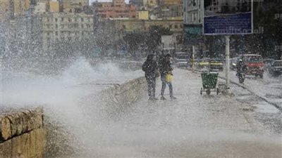 انخفاض في درجات الحرارة وسقوط امطار بالإسكندرية