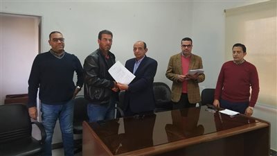 وزارة العمل تسلم عقود عمل لذوى همم بمحافظة البحيرة