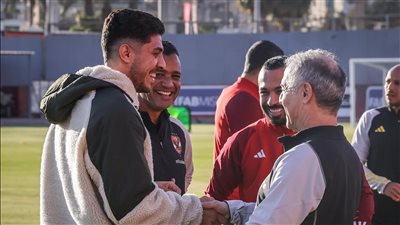 محمد شريف يزور مران الأهلي وينسف أنباء الرحيل للزمالك