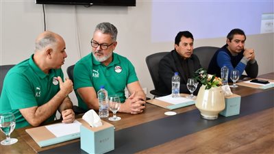 وزير الشباب والرياضة يلتقي لاعبي المنتخب الأوليمبي 