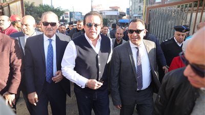 وزير الصحة يتفقد مستشفى بيلا المركزي ويوجه بتوفير 7 حضانات إضافية بالمستشفى