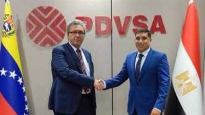 سفير مصر في فنزويلا يلتقي بوزير البترول الفنزويلي