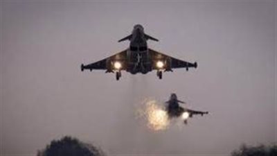 وسائل إعلام تابعة للحوثيين: الطيران الأمريكي البريطاني يستهدف 