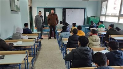 وكيل تعليم الغربية يتفقد امتحانات النقل بكفر الزيات