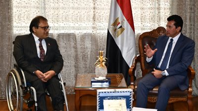 وزير الشباب يلتقي سفير نيبال في مصر
