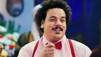   ابن أحمد مكي يكشف كواليس الكبير أوي 8 