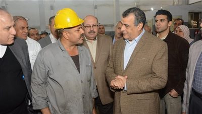 وزير الدولة للإنتاج الحربي يتفقد شركة المعصرة للصناعات الهندسية 