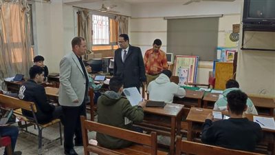وكيل تعليم الغربية يتفقد سير امتحانات النقل بإدارتي شرق وغرب طنطا