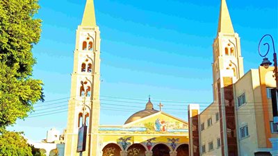 مـطرانية قـنا تُحي ذكري رحيل أنبا مكاريوس أسقـفها السابق 