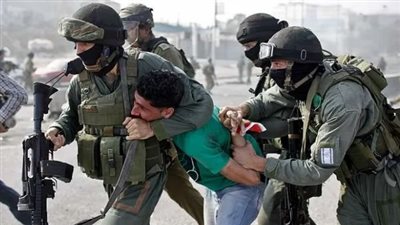 الاحتلال يعتقل 55 فلسطينيا في الضفة الغربية والحصيلة 5930 
